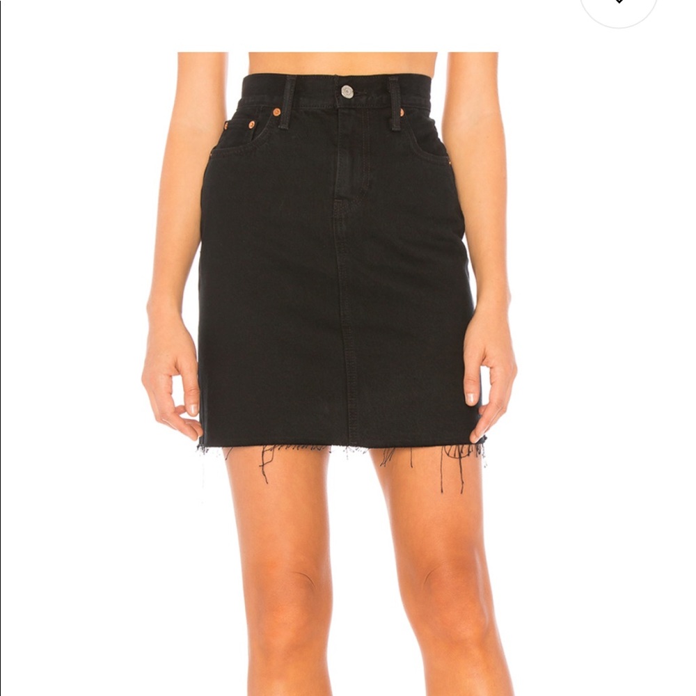 Levi’s Everyday Skirt in Charcoal Black